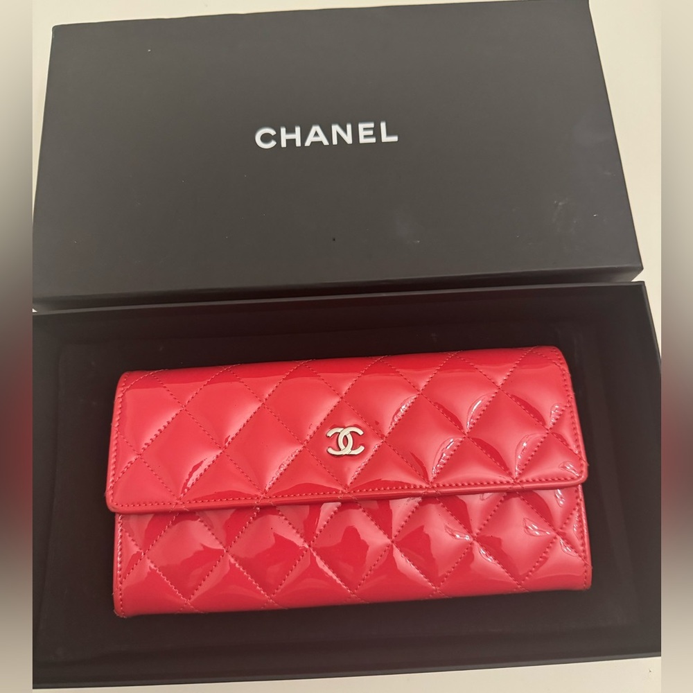CHANEL Red Patent Quilted Continental Wallet